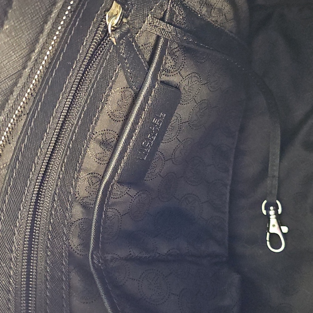 Michael Kors Large Selma Bag - Picture 7 of 7